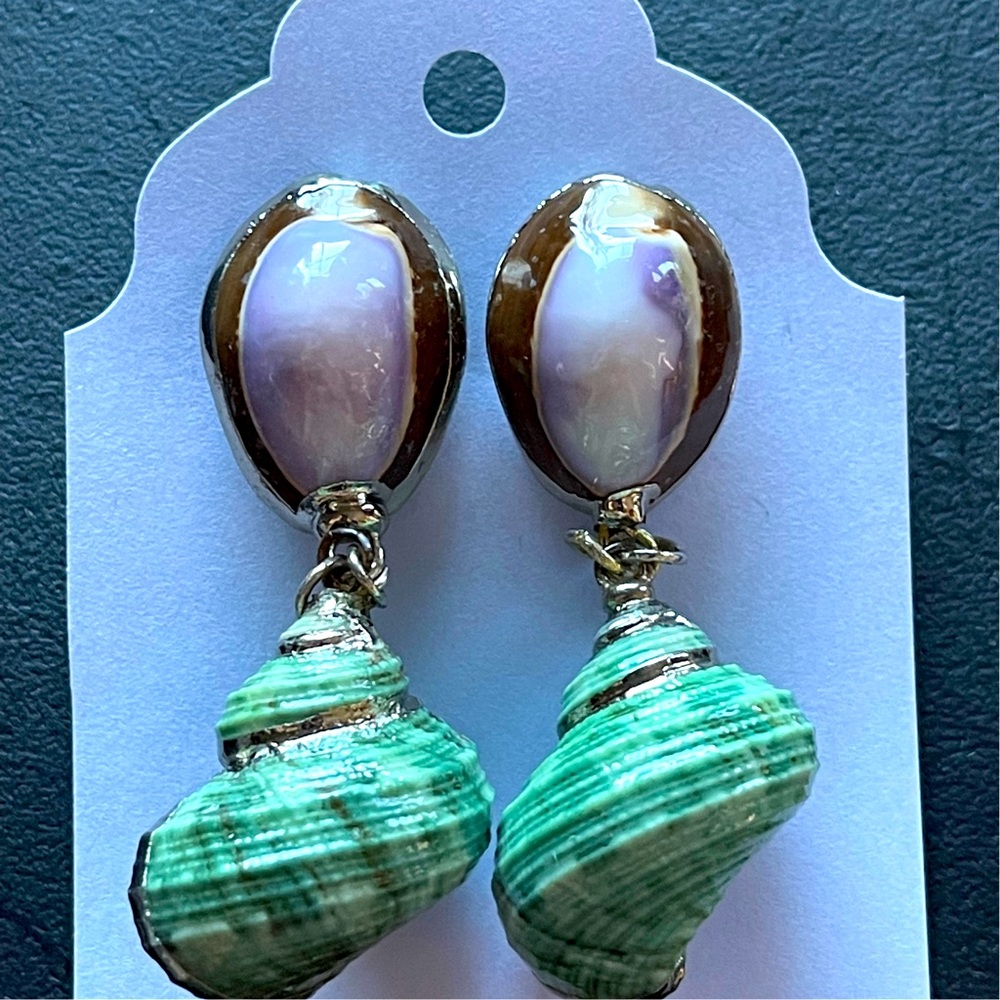 SHELL PIERCED EARRINGS⚜️Hand-painted enameled snail and cowry shells